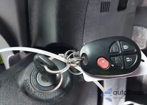 2012 Toyota Highlander Se V6 из США, поврежденный, VIN 5TDBK3EH9CS102336